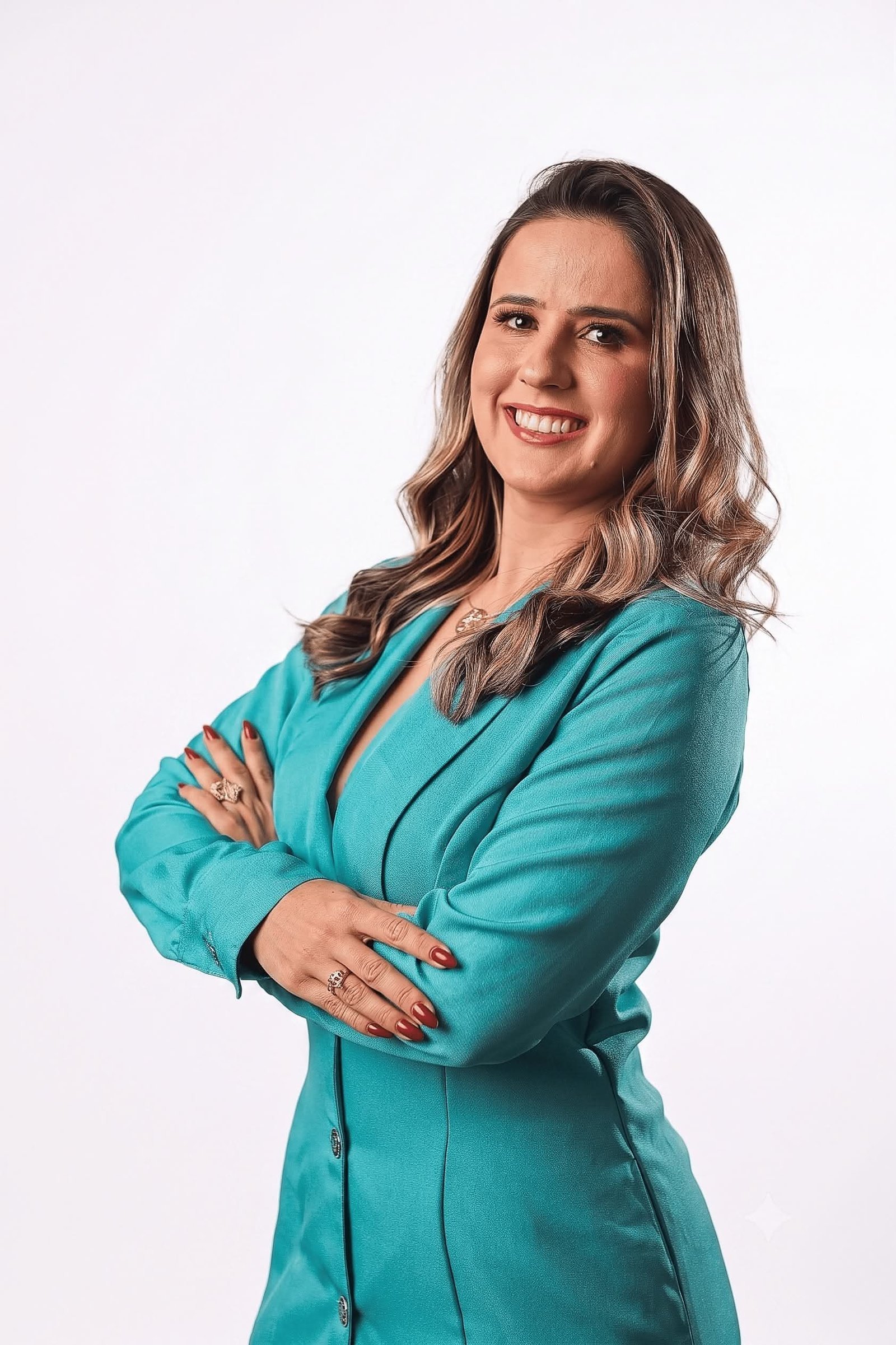 Retrato profissional de mulher usando terno turquesa